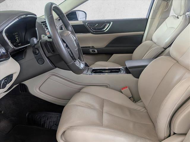 Used 2018 Lincoln Continental Select image 15