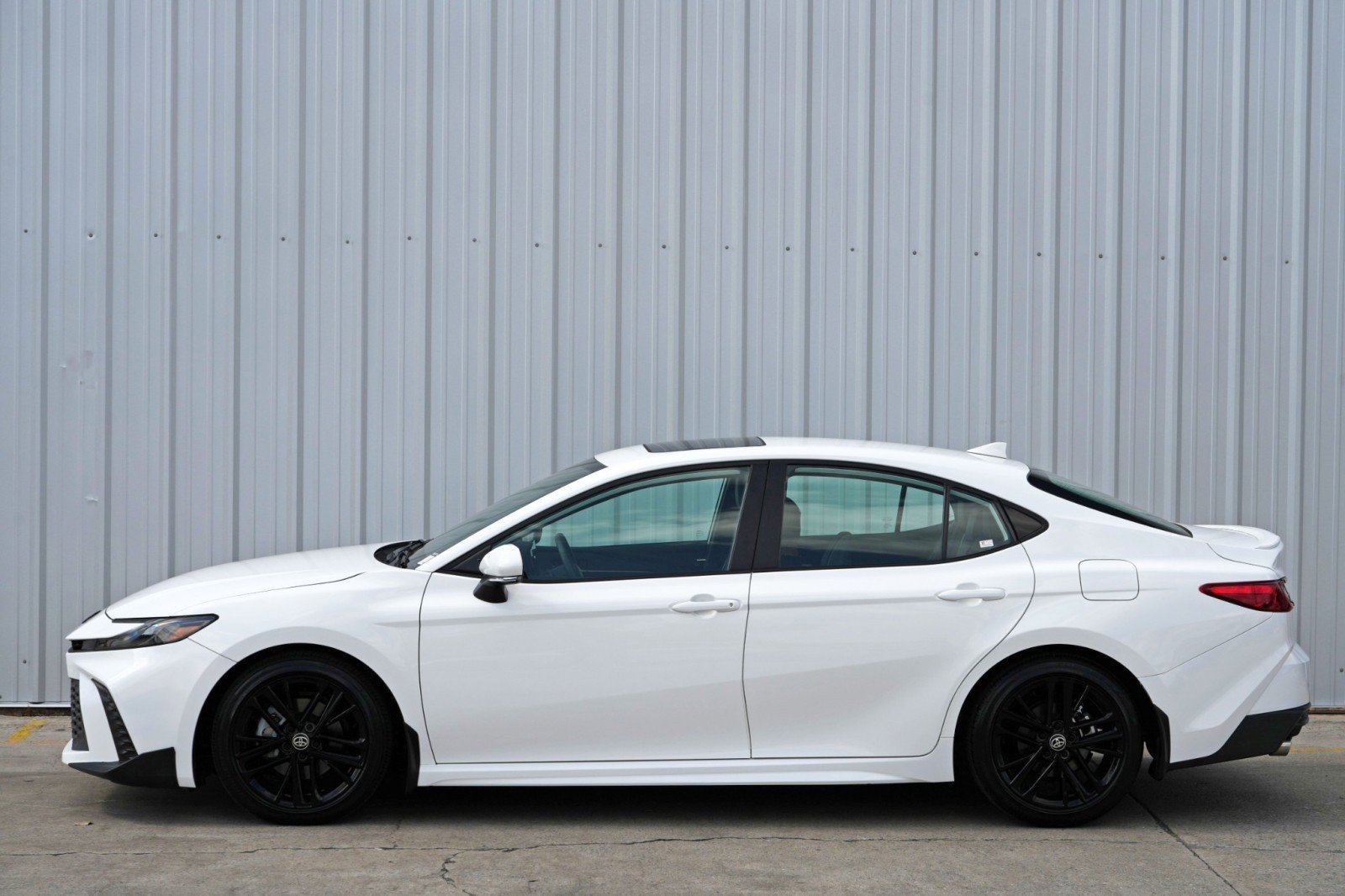 Used 2025 Toyota Camry SE image 48