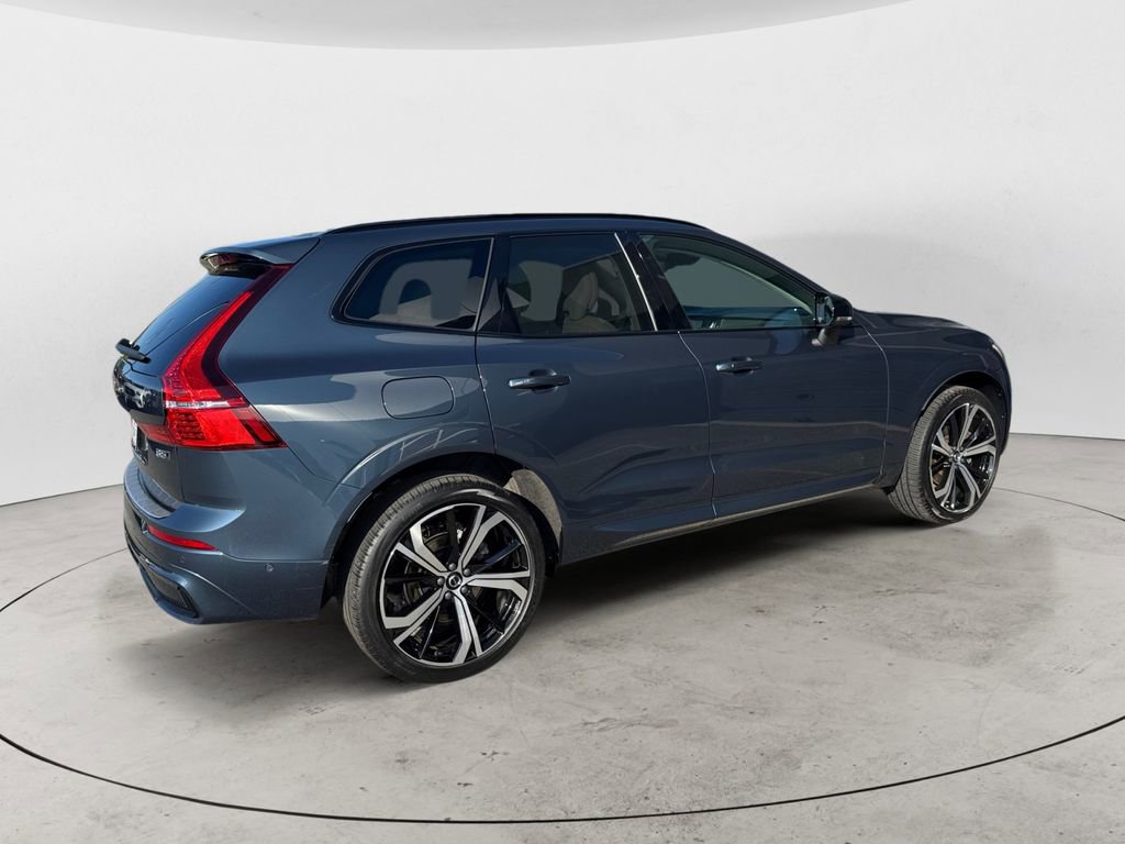 Certified 2024 Volvo XC60 B5 Ultimate w/ Protection Package Premier AWD/4WD image 7