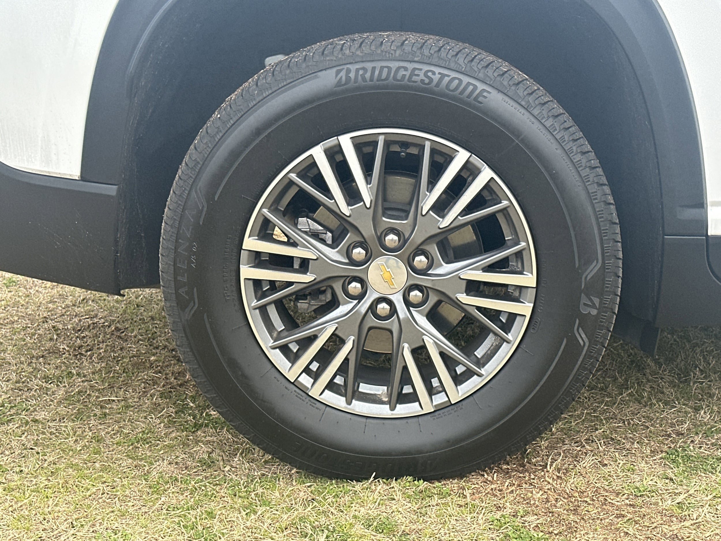 Used 2025 Chevrolet Traverse LT FWD image 17