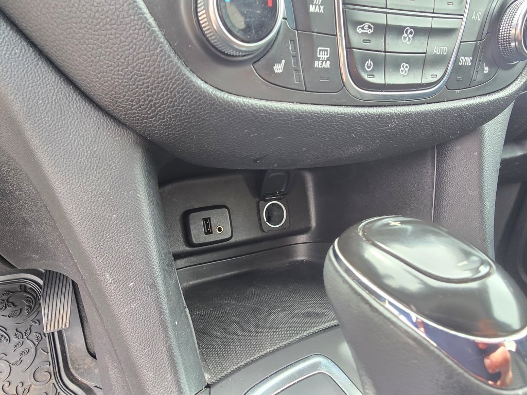 Used 2018 Chevrolet Equinox LT image 20