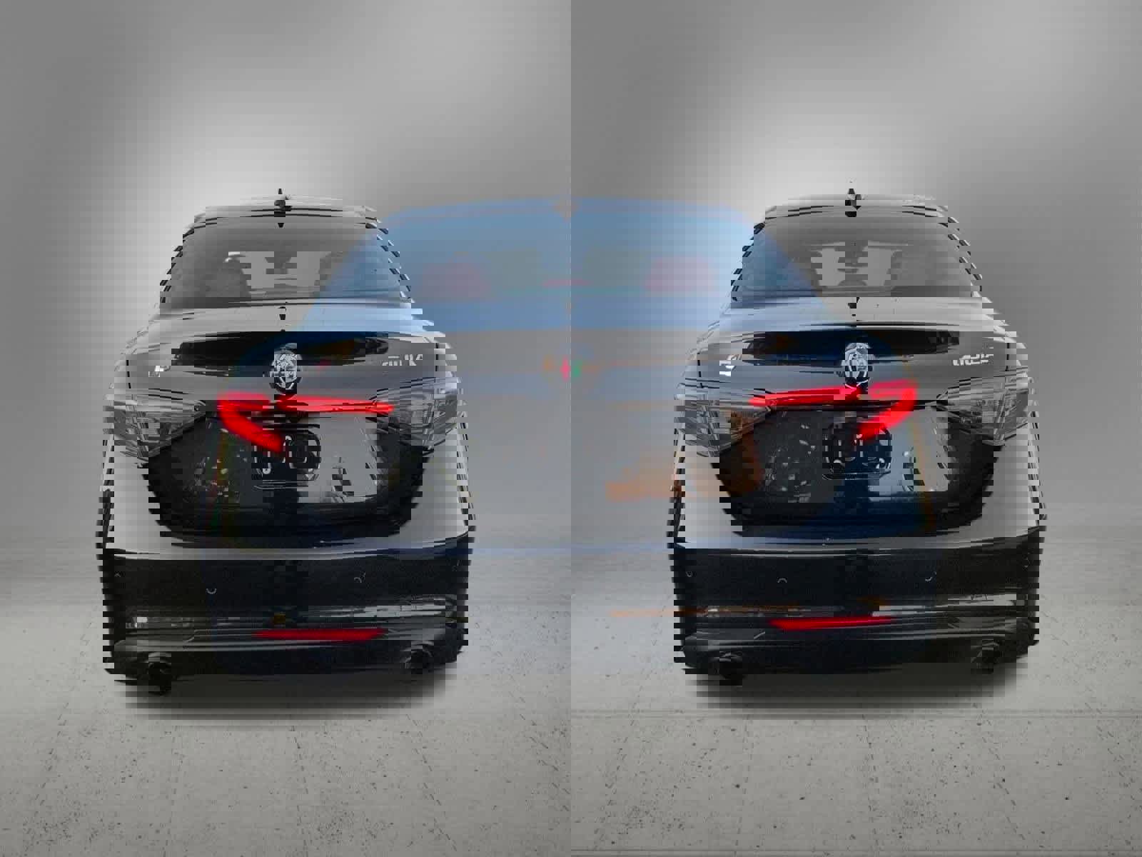 Used 2024 Alfa Romeo Giulia Ti w/ Performance Driving Package image 5