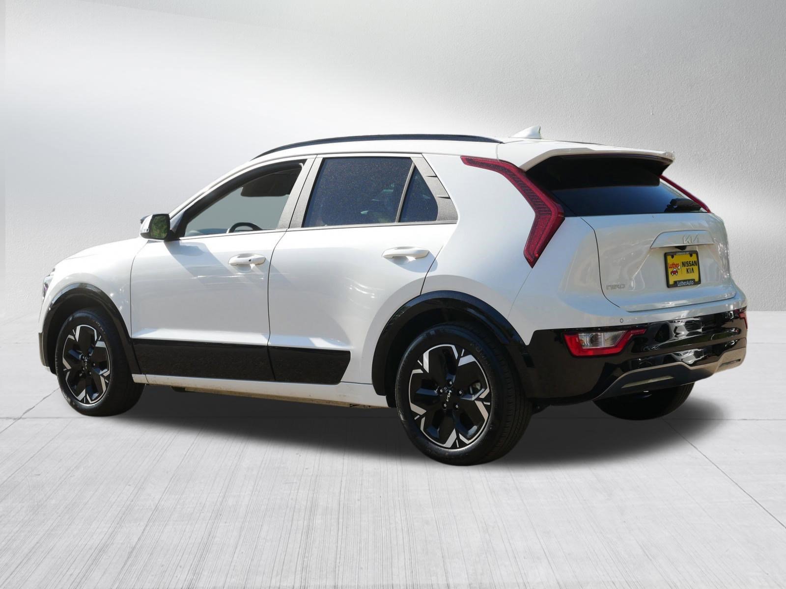 Certified 2024 Kia Niro Wind w/ Wind Preserve Package FWD image 5