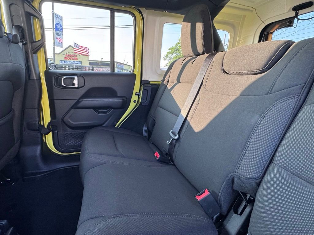 Certified 2022 Jeep Wrangler Unlimited Sahara w/ LED Lighting Group image 17