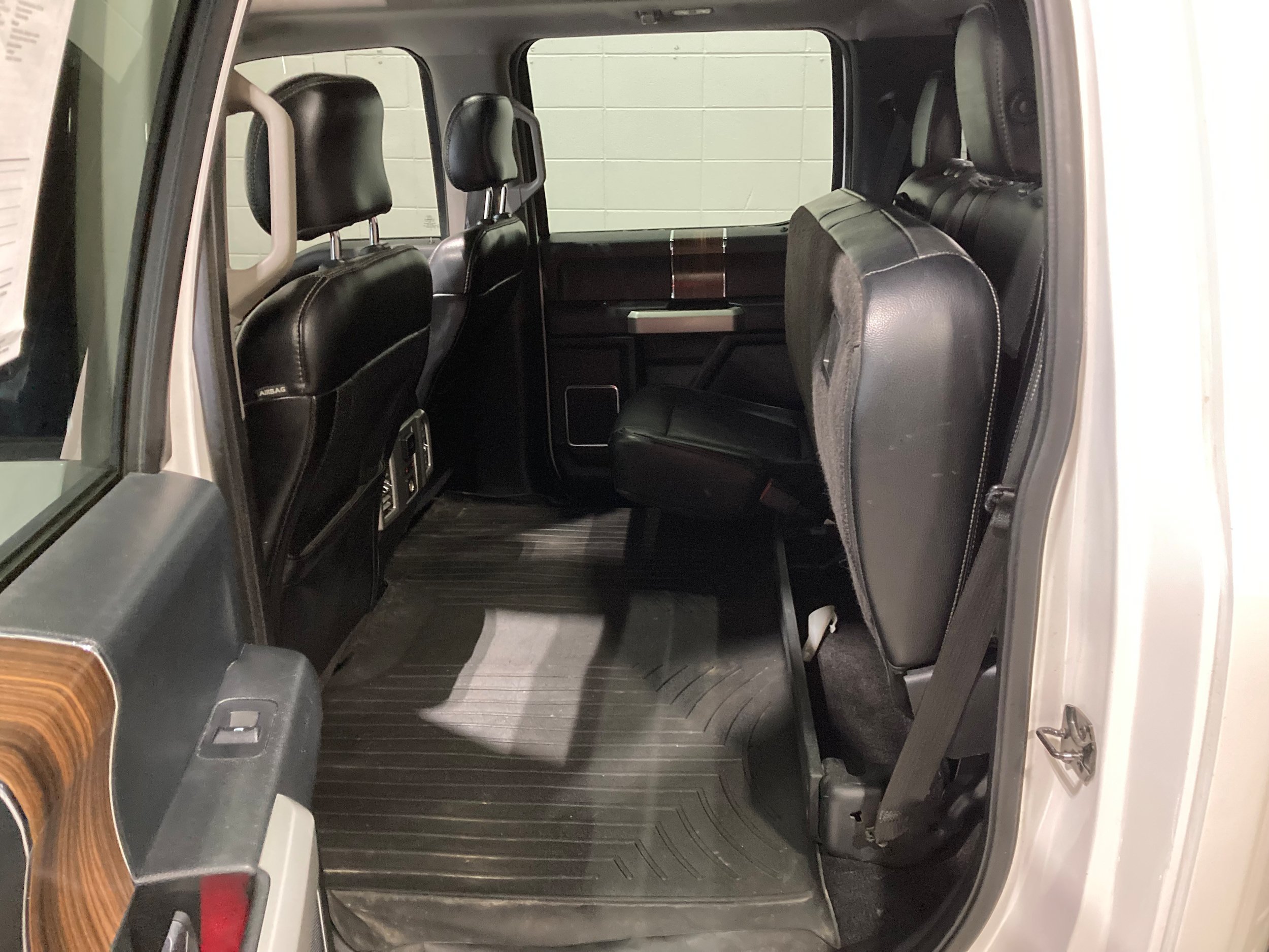 Used 2016 Ford F150 Lariat w/ Equipment Group 502A Luxury AWD/4WD image 20