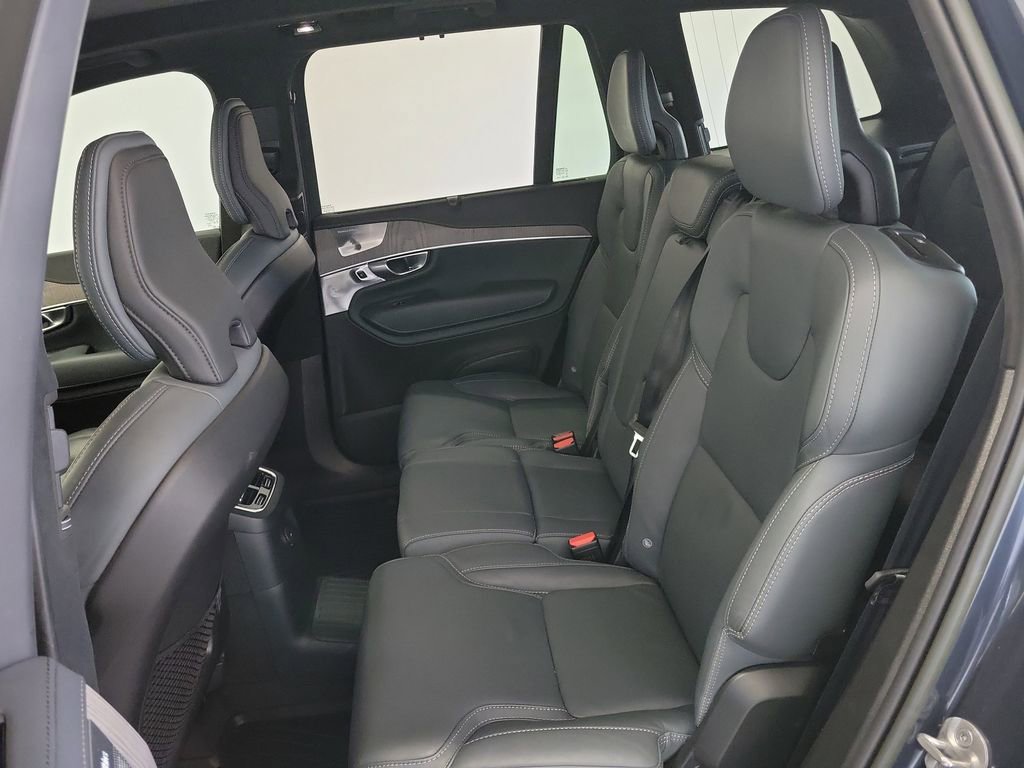 Used 2023 Volvo XC90 T8 Ultimate w/ Lounge Package image 13