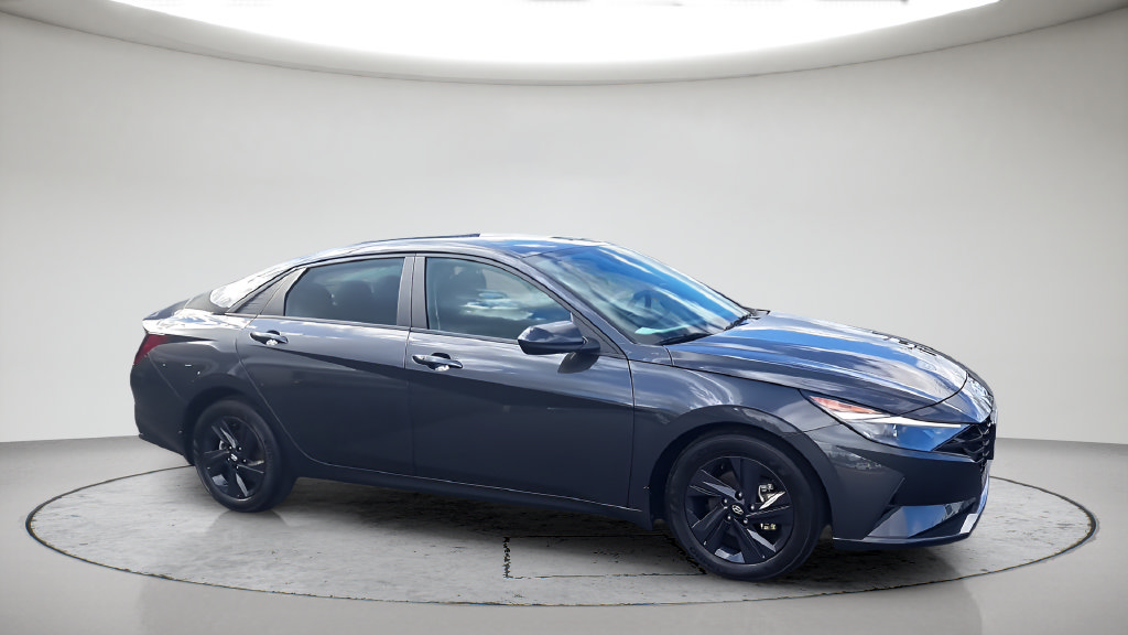Used 2023 Hyundai Elantra SEL FWD image 5