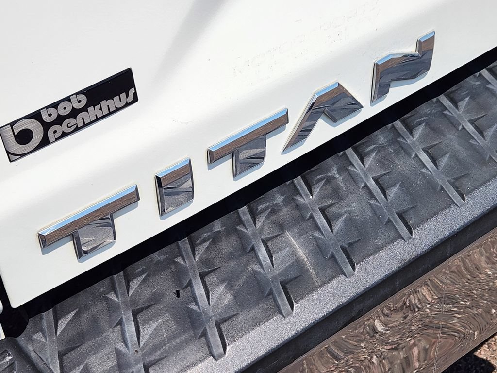 Used 2018 Nissan Titan SL w/ Chrome Package AWD/4WD image 31