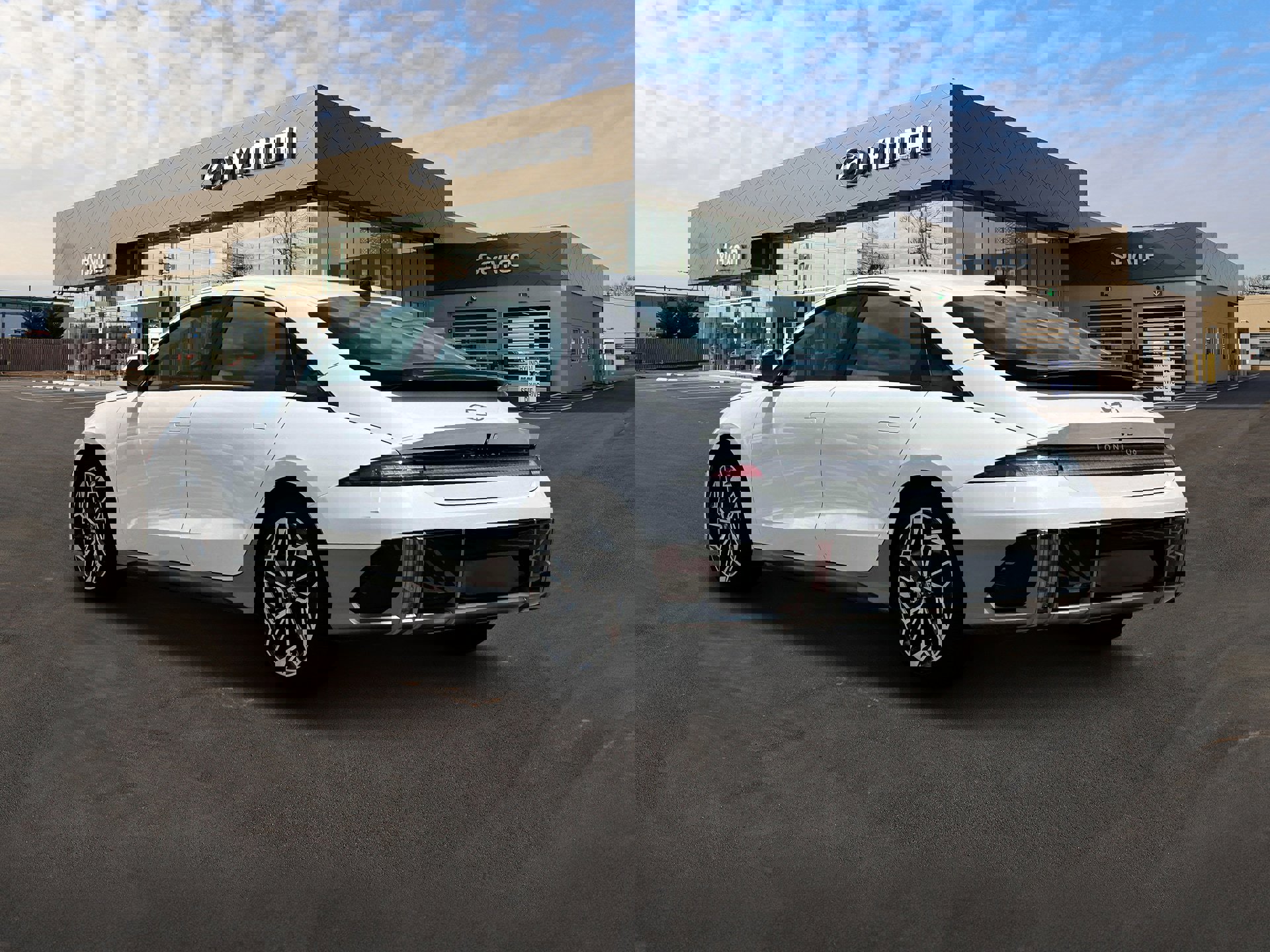 New 2025 Hyundai Ioniq 6 SEL image 5