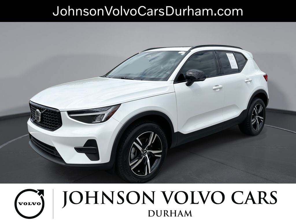 New 2026 Volvo XC40 B4 Core w/ Climate Package FWD image 1