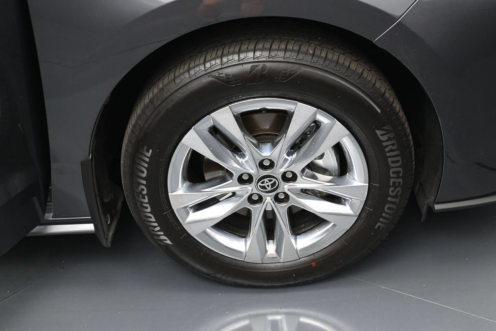 Certified 2025 Toyota Sienna XLE w/ XLE Plus Package AWD/4WD image 37
