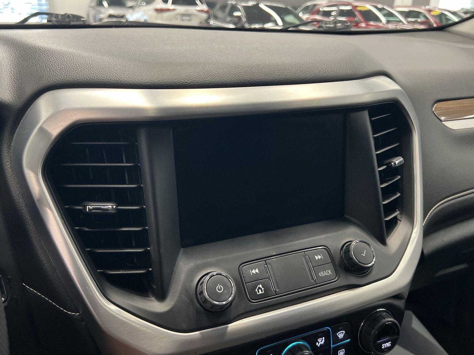 Used 2021 GMC Acadia SLE w/ Driver Convenience Package FWD image 16