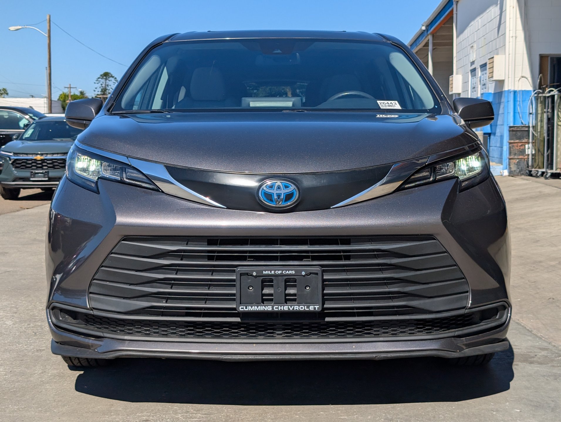 Used 2023 Toyota Sienna LE w/ LE Plus Package FWD image 5