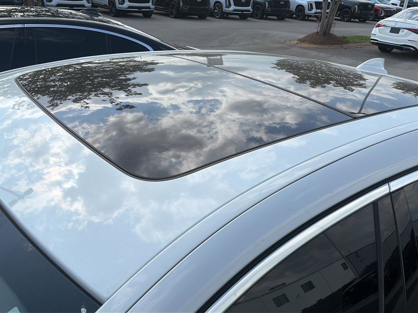 Used 2018 BMW 740i xDrive AWD/4WD image 4