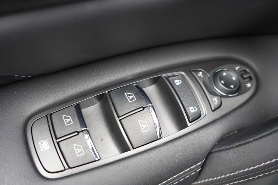 Used 2023 INFINITI QX80 Sensory w/ All-Season Package image 28