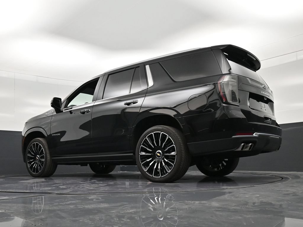Used 2025 Chevrolet Tahoe High Country AWD/4WD image 23