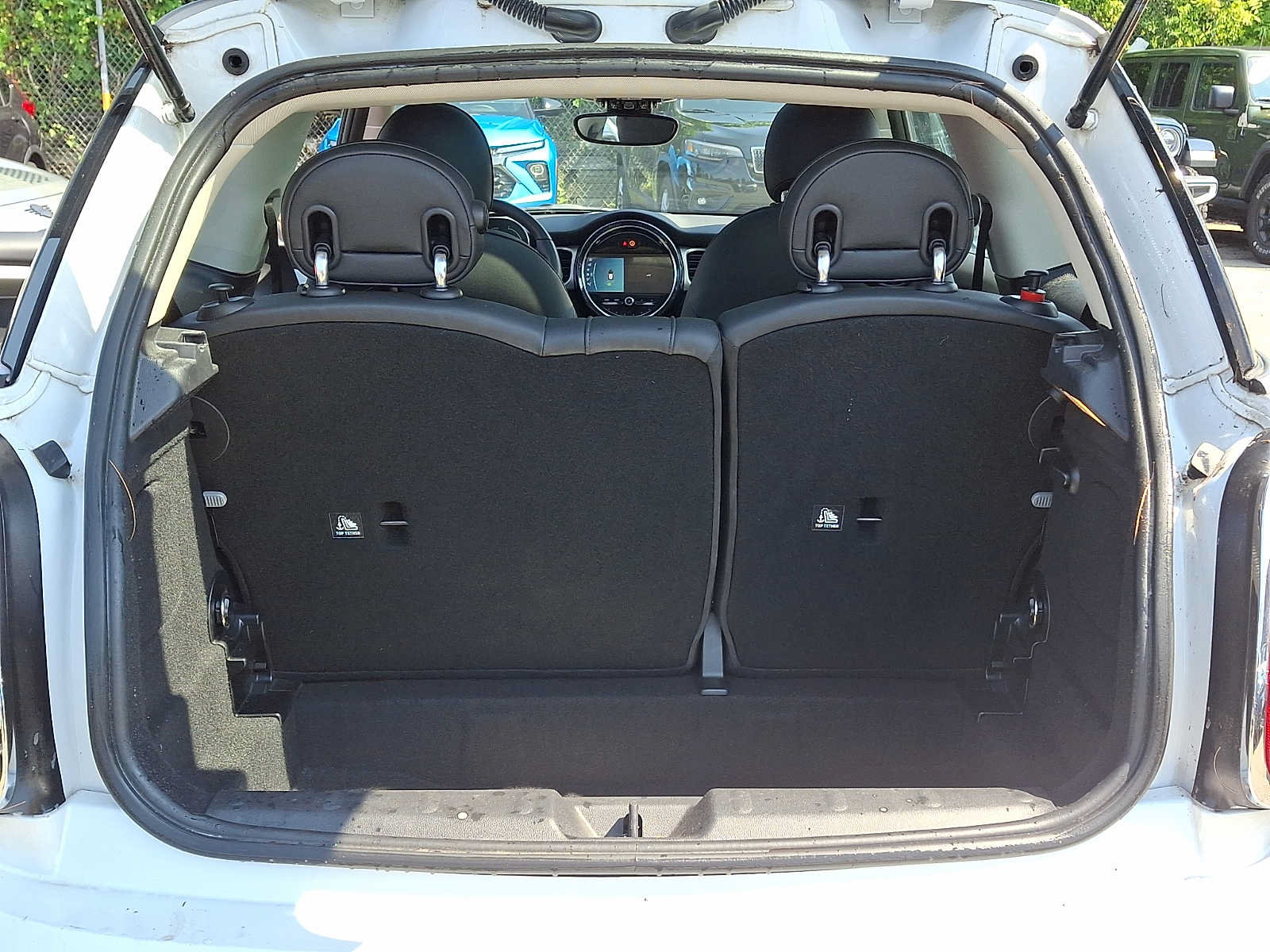 Used 2024 MINI Cooper 2-Door Hardtop FWD image 27