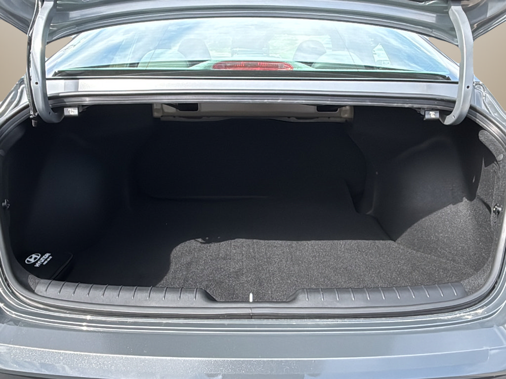 Used 2025 Hyundai Elantra Sport FWD image 14