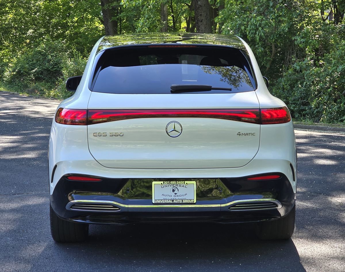 Used 2023 Mercedes-Benz EQS 580 4MATIC SUV w/ Pinnacle Trim Package image 5