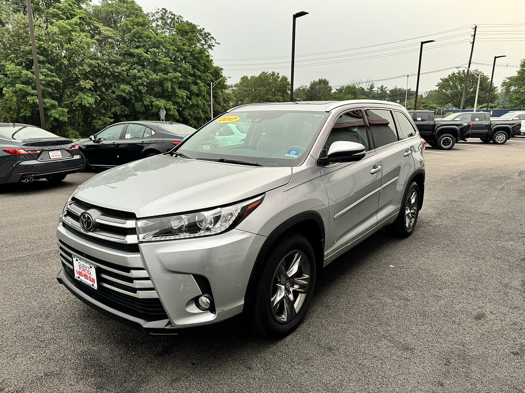 Certified 2017 Toyota Highlander Limited Platinum w/ Carpet Mat Package AWD/4WD image 2