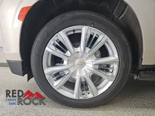 Used 2023 Chevrolet Suburban High Country AWD/4WD image 10