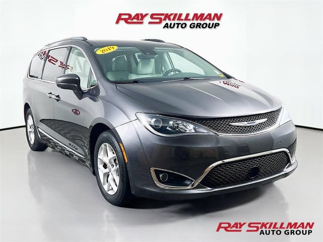 Used 2019 Chrysler Pacifica Touring-L Plus w/ Advanced Safetytec Group FWD image 1
