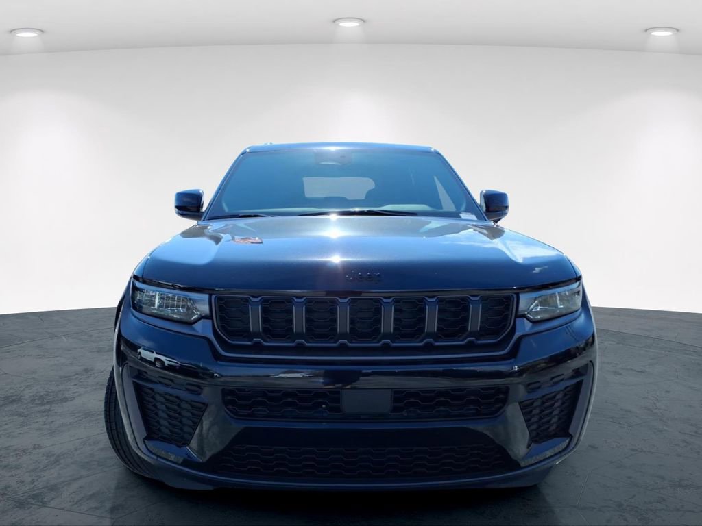 New 2026 Jeep Grand Cherokee Laredo image 4