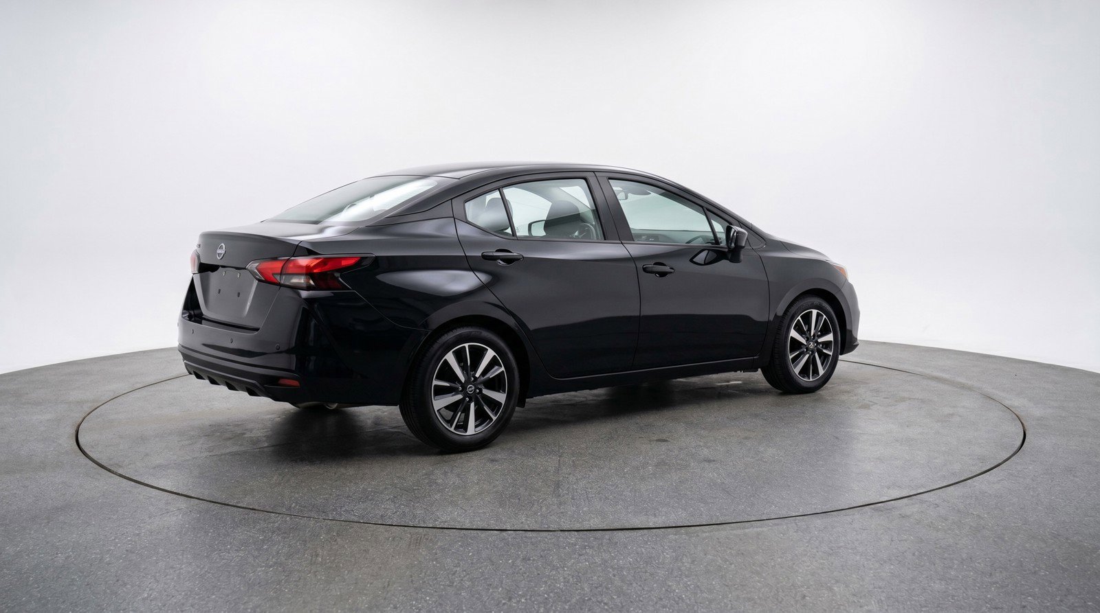 Used 2025 Nissan Versa SV FWD image 9