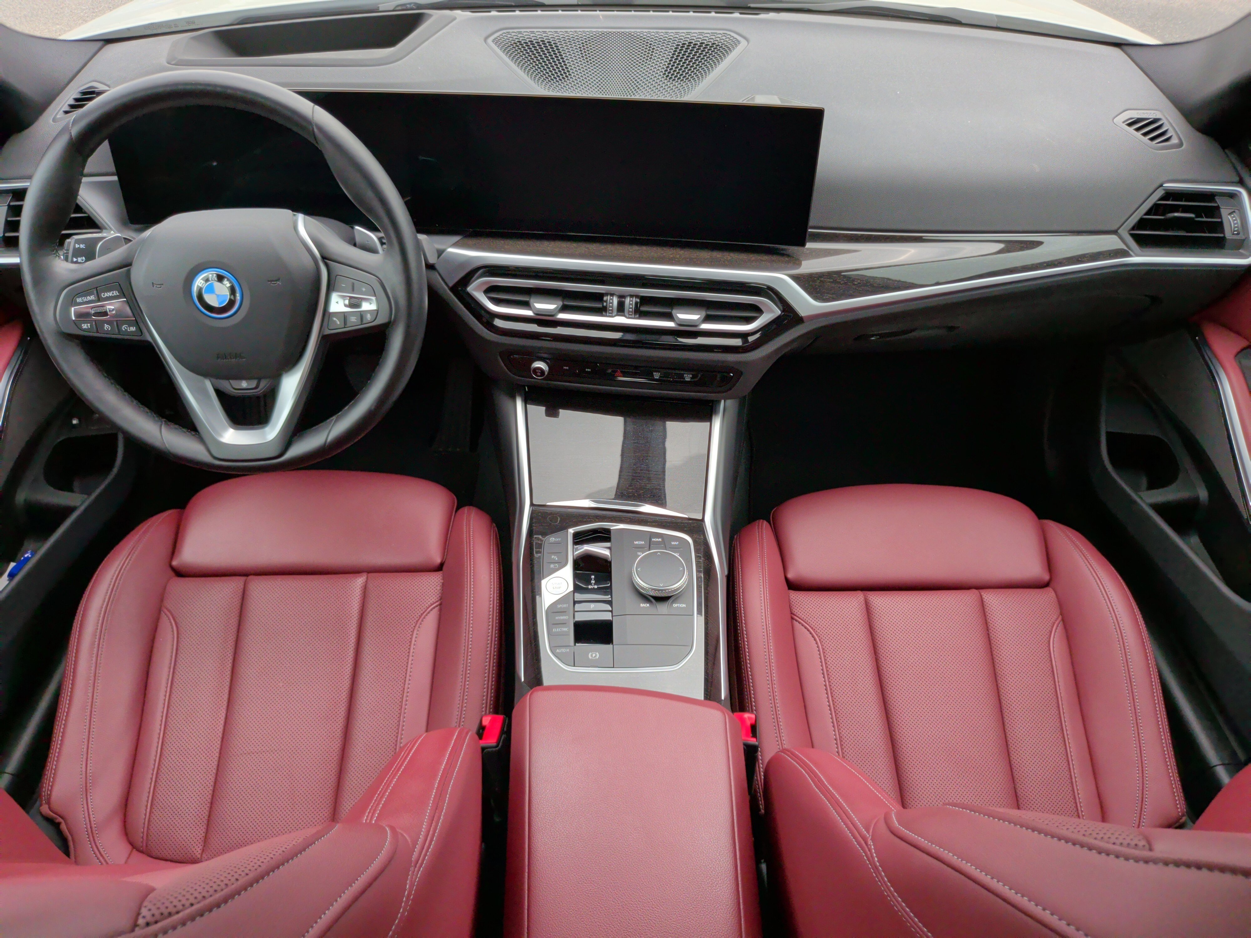 Certified 2023 BMW 330e w/ Premium Package RWD image 33