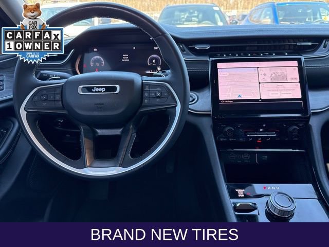 Used 2023 Jeep Grand Cherokee L Limited w/ Black Appearance Package image 23