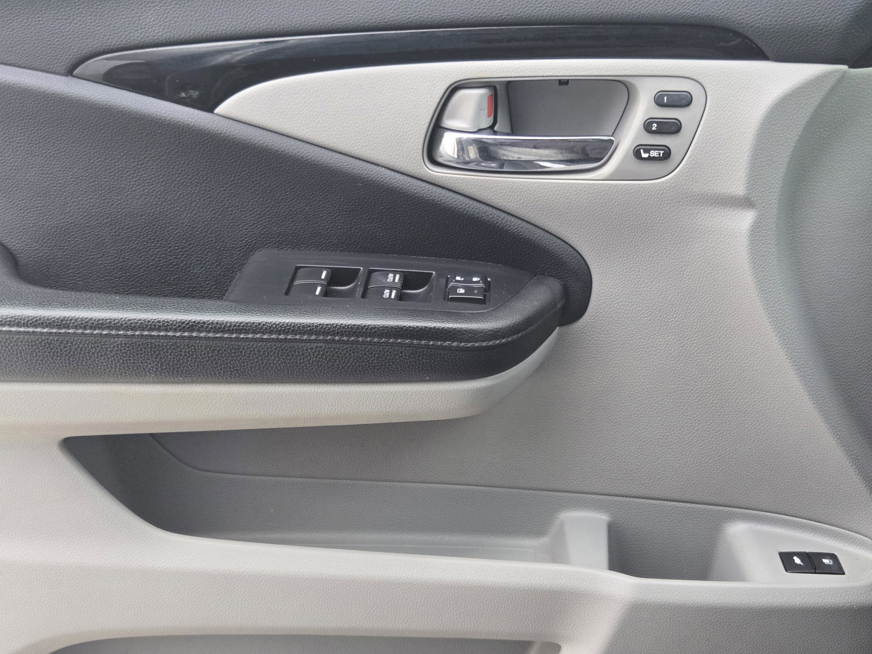 Used 2018 Honda Pilot Elite image 18