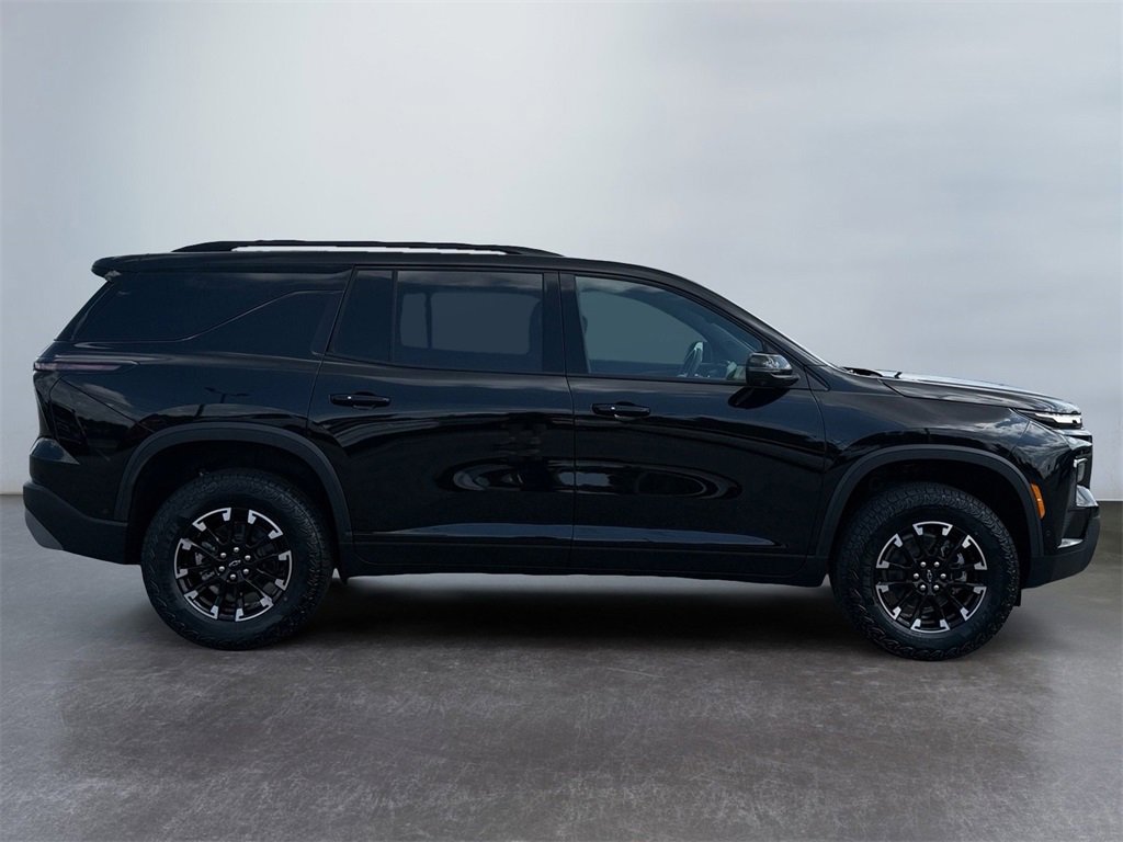 New 2026 Chevrolet Traverse Z71 w/ Enhanced Driving Package image 3
