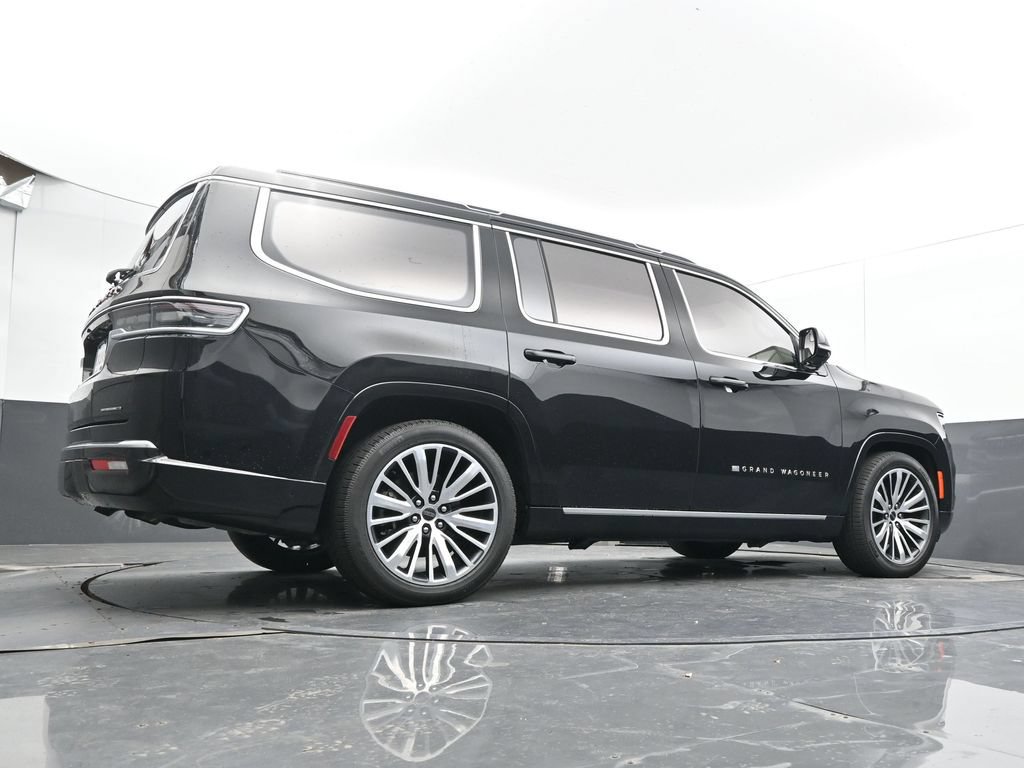 Used 2022 Jeep Grand Wagoneer Series III AWD/4WD image 23