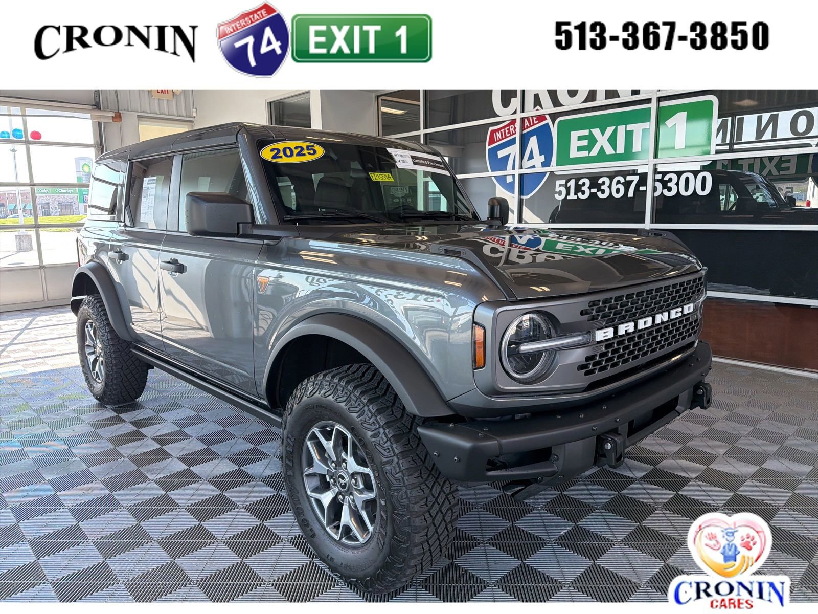 Used 2025 Ford Bronco Badlands image 1