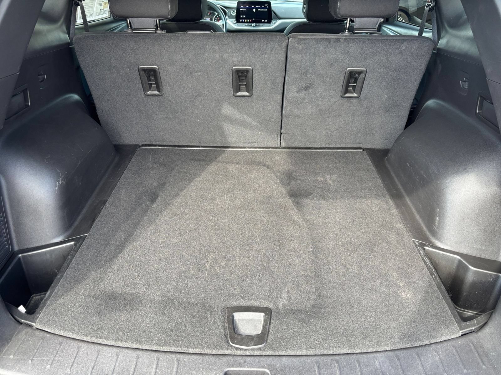 Used 2025 Chevrolet Blazer LT FWD image 31