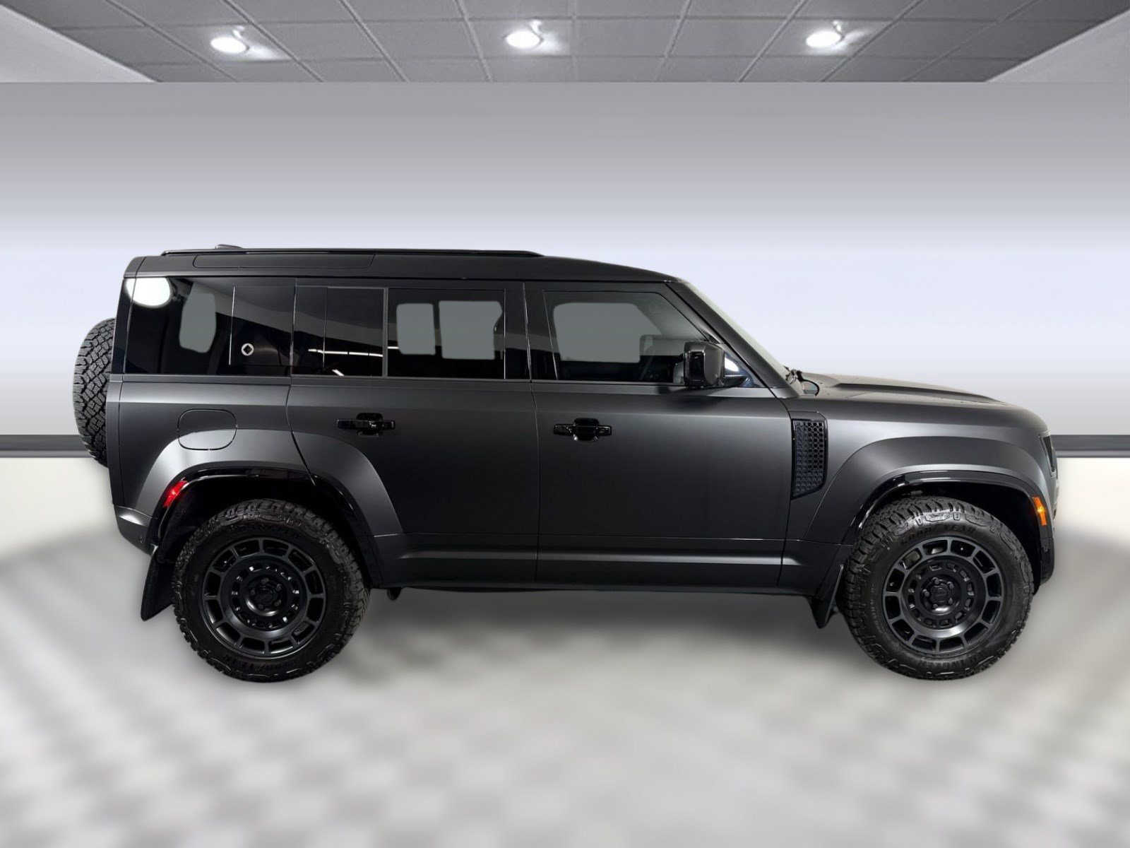 New 2026 Land Rover Defender 110 OCTA AWD/4WD image 8