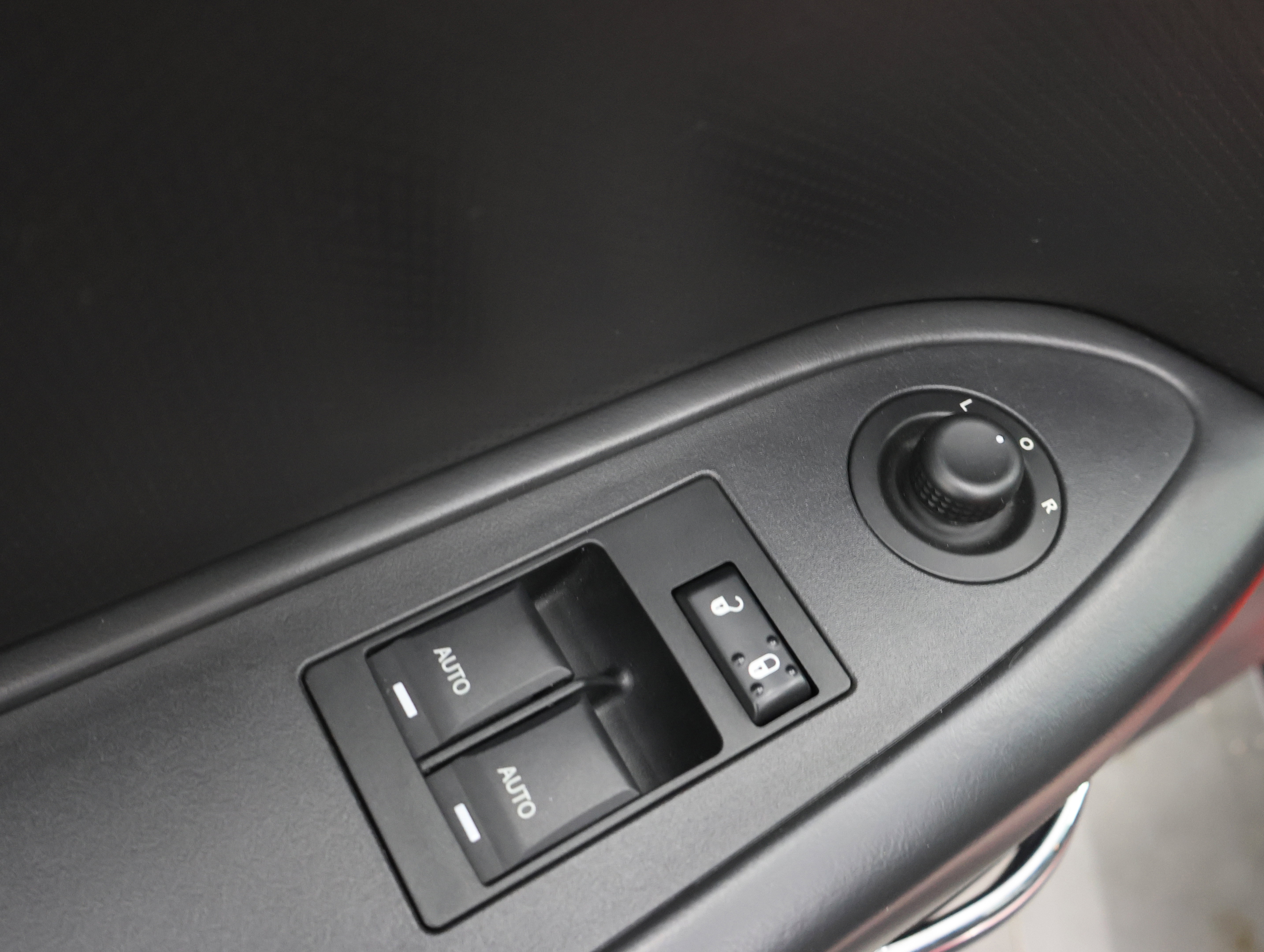 Used 2009 Dodge Challenger R/T image 38