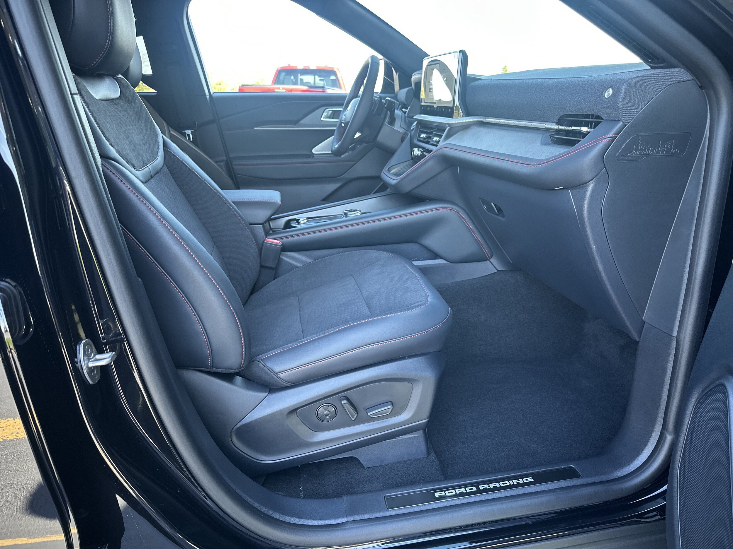New 2027 Ford Explorer ST w/ Sun And Sound Package AWD/4WD image 3