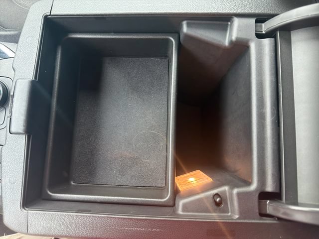 Used 2023 Chevrolet Traverse LT w/ Rear Camera Mirror Package AWD/4WD image 31
