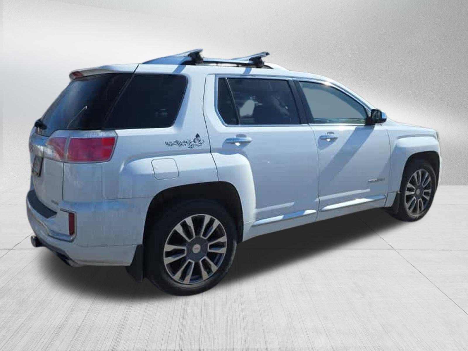 Used 2016 GMC Terrain Denali image 3