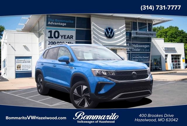 Certified 2024 Volkswagen Taos SE w/ Panoramic Sunroof Package AWD/4WD image 1