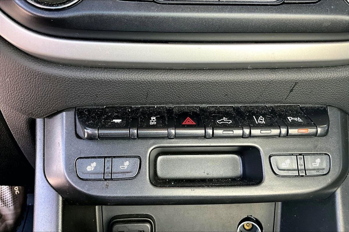 Used 2021 Chevrolet Colorado LT w/ Redline Special Edition image 17