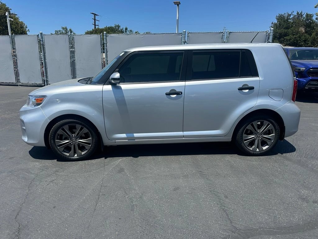 Used 2012 Scion xB FWD image 2