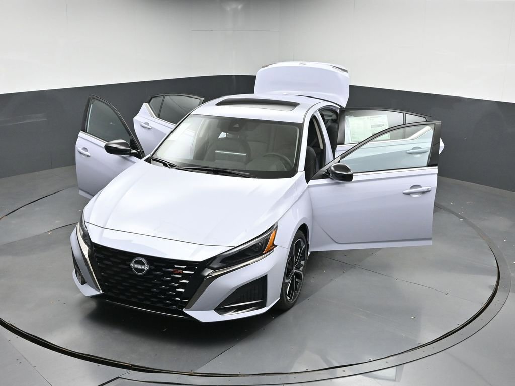 New 2025 Nissan Altima 2.5 SR image 41