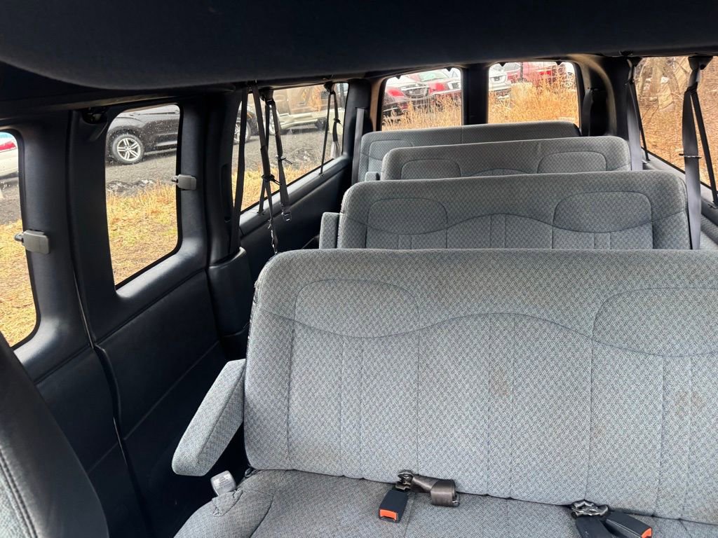 Used 2000 Chevrolet Express 3500 Extended Passenger w/ LS Preferred Equipment Group RWD image 24