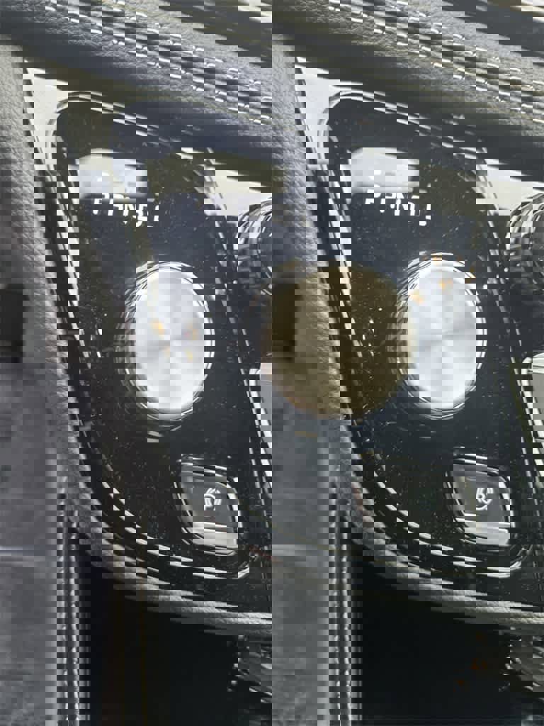 Used 2022 Chrysler Pacifica Limited w/ Uconnect Theater Family Group image 14