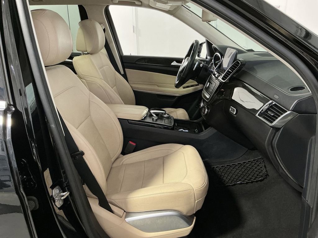 Used 2018 Mercedes-Benz GLS 550 4MATIC image 35