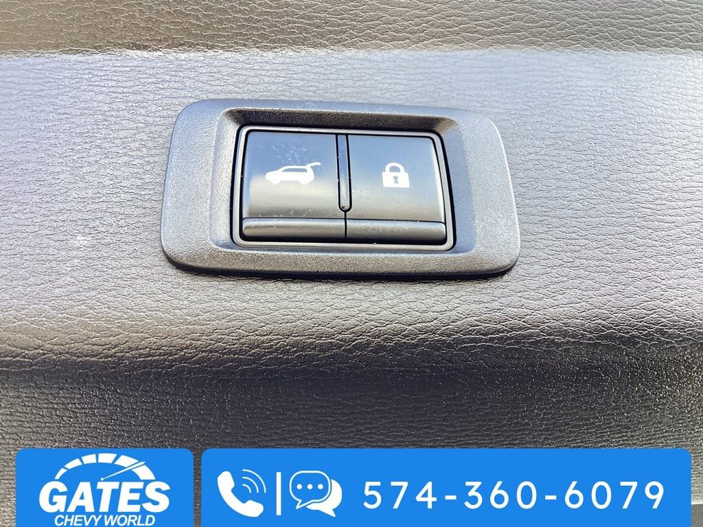 Used 2025 Mitsubishi Outlander SE image 11