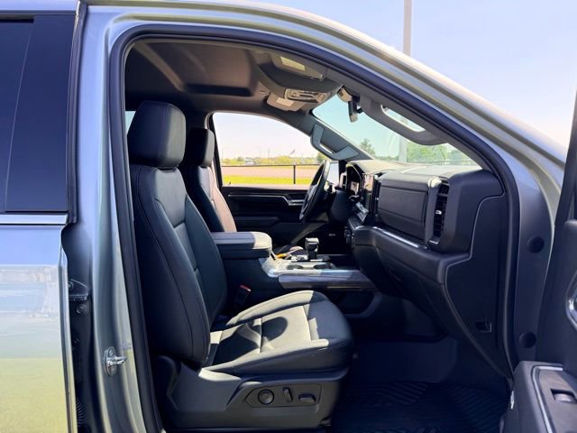 Used 2023 Chevrolet Silverado 1500 LTZ AWD/4WD image 11