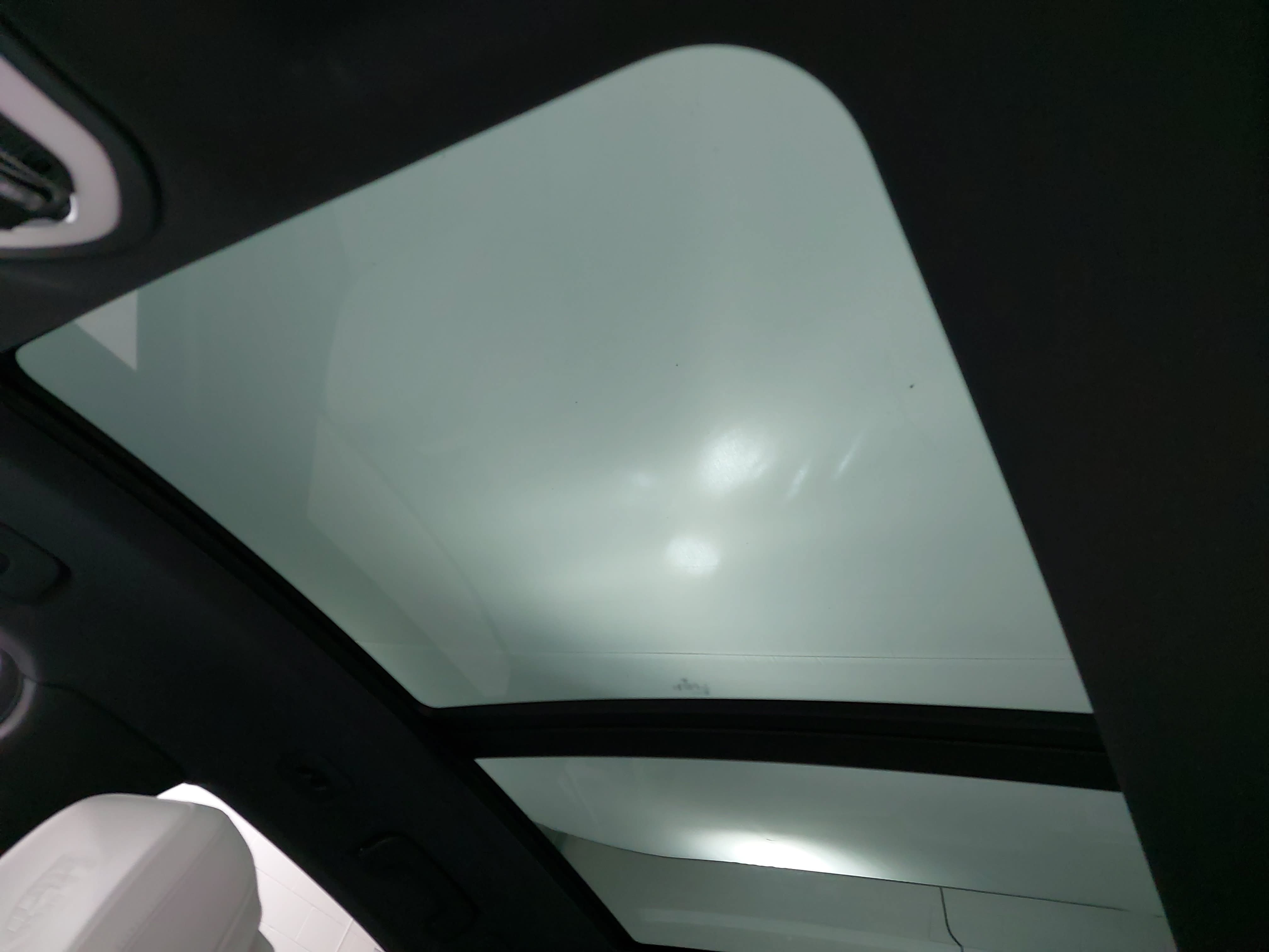 Certified 2026 Porsche Macan AWD/4WD image 32